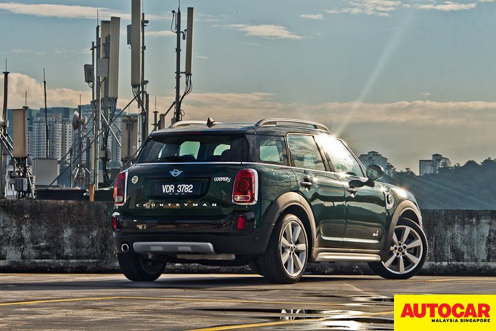 Rear quarter image of the Mini Countryman Plug-In Hybrid