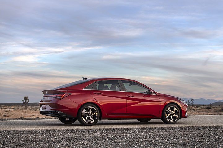 2020 Hyundai Elantra gets sharp new look and hybrid powertrain