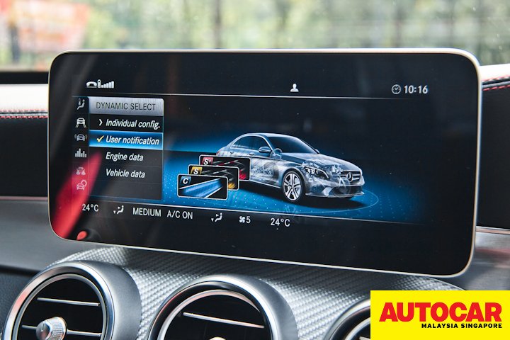 Mercedes-AMG C 43 instrument cluster design selection screen