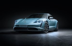 Porsche introduces 571 hp entry-level BEV Taycan 4S