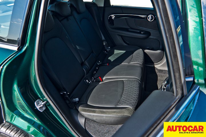 Rear seat image of the Mini Countryman Plug-In Hybrid