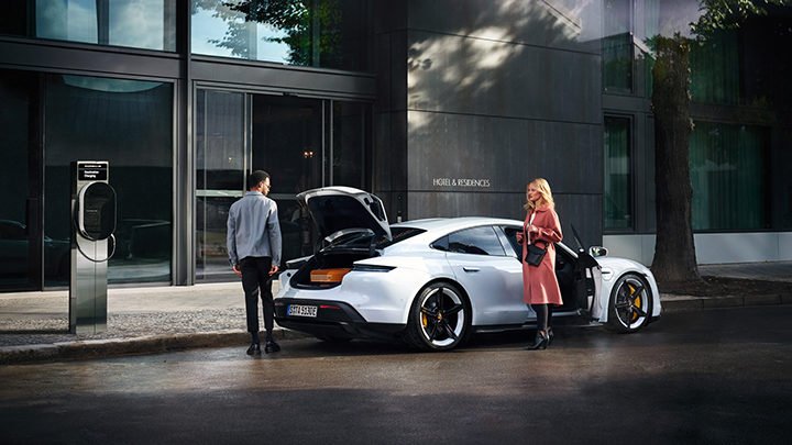 Porsche to invest a total of 2,000 Porsche Destination Charging stations